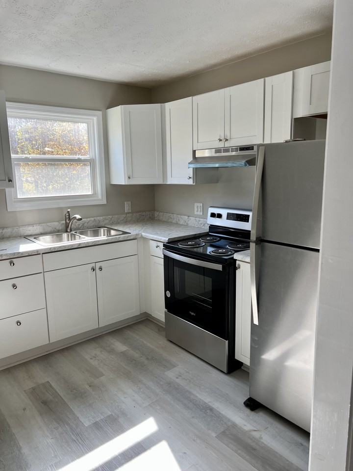 315 Bybee Branch Rd #F - Photo 3 of 12