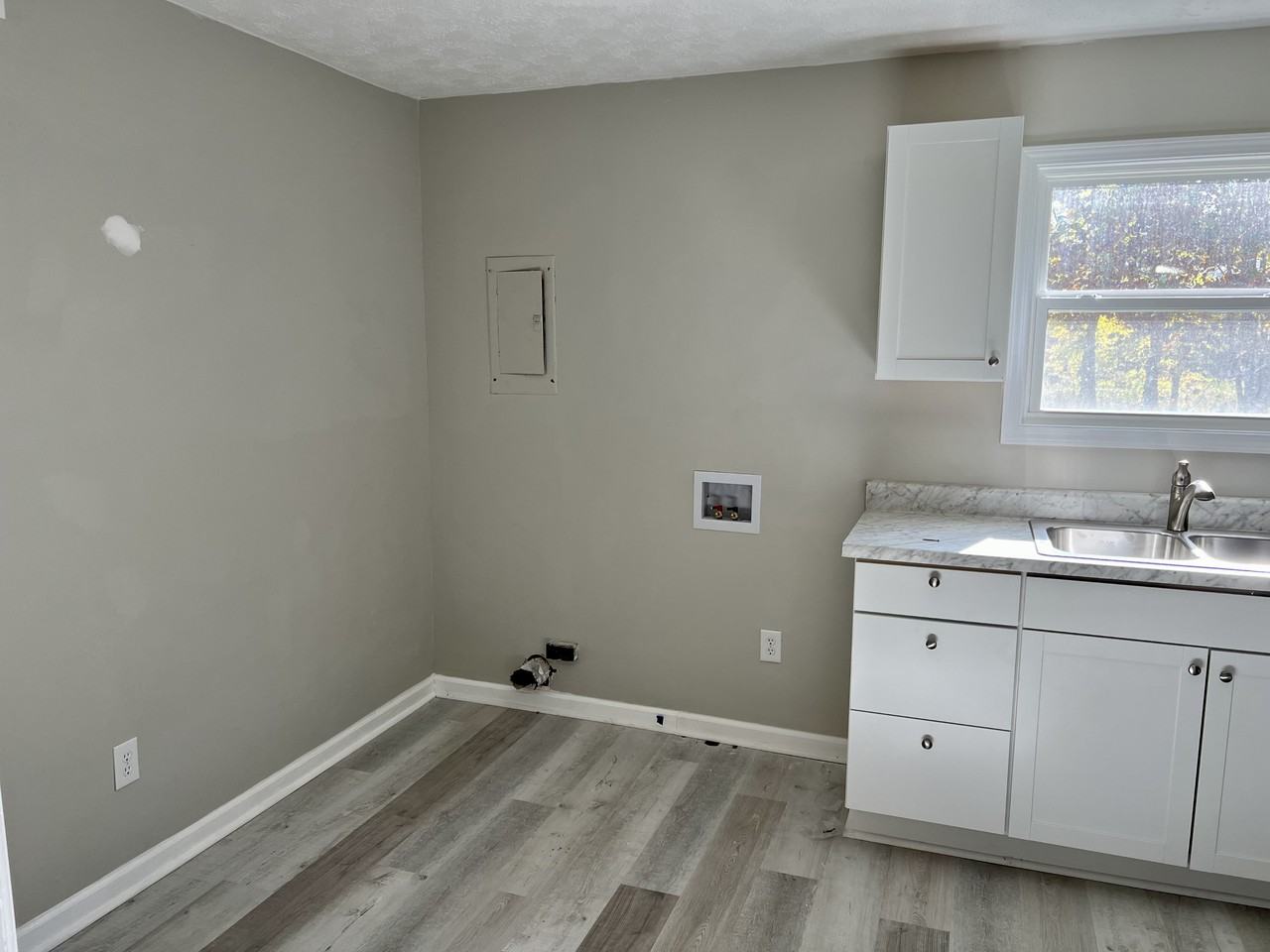 315 Bybee Branch Rd #F - Photo 4 of 12