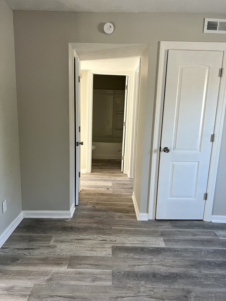 315 Bybee Branch Rd #F - Photo 5 of 12