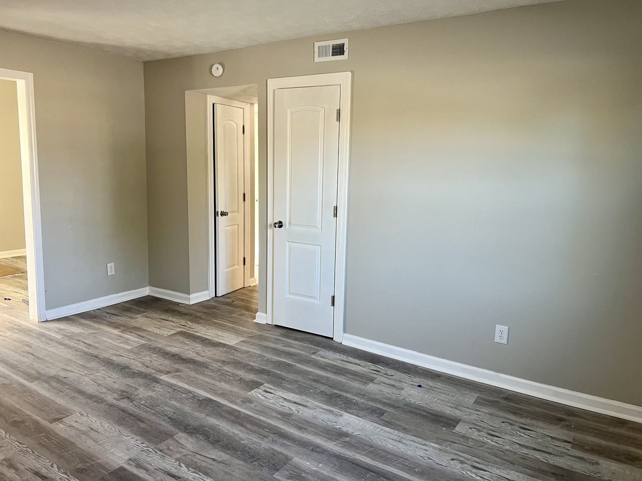 315 Bybee Branch Rd #F - Photo 6 of 12