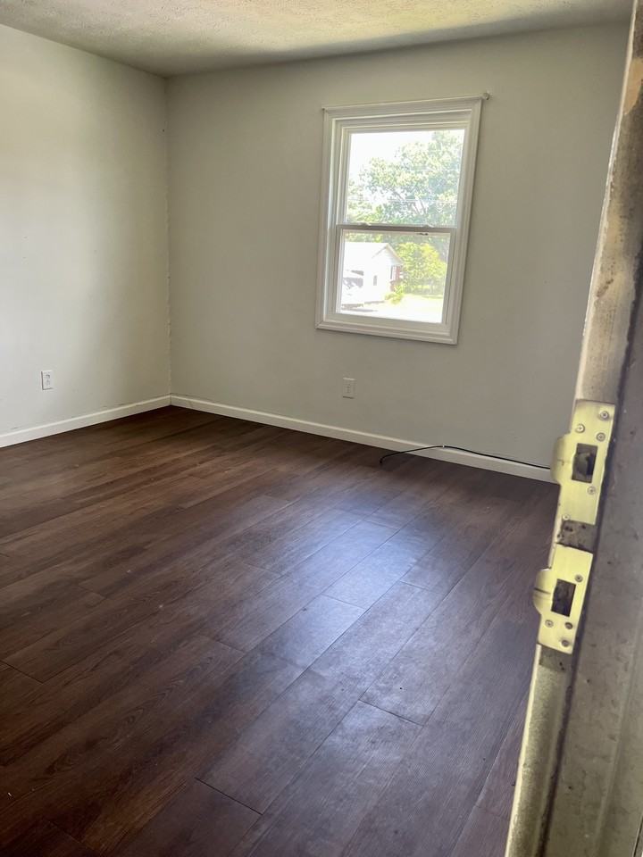 315 Bybee Branch Rd #G - Photo 5 of 12