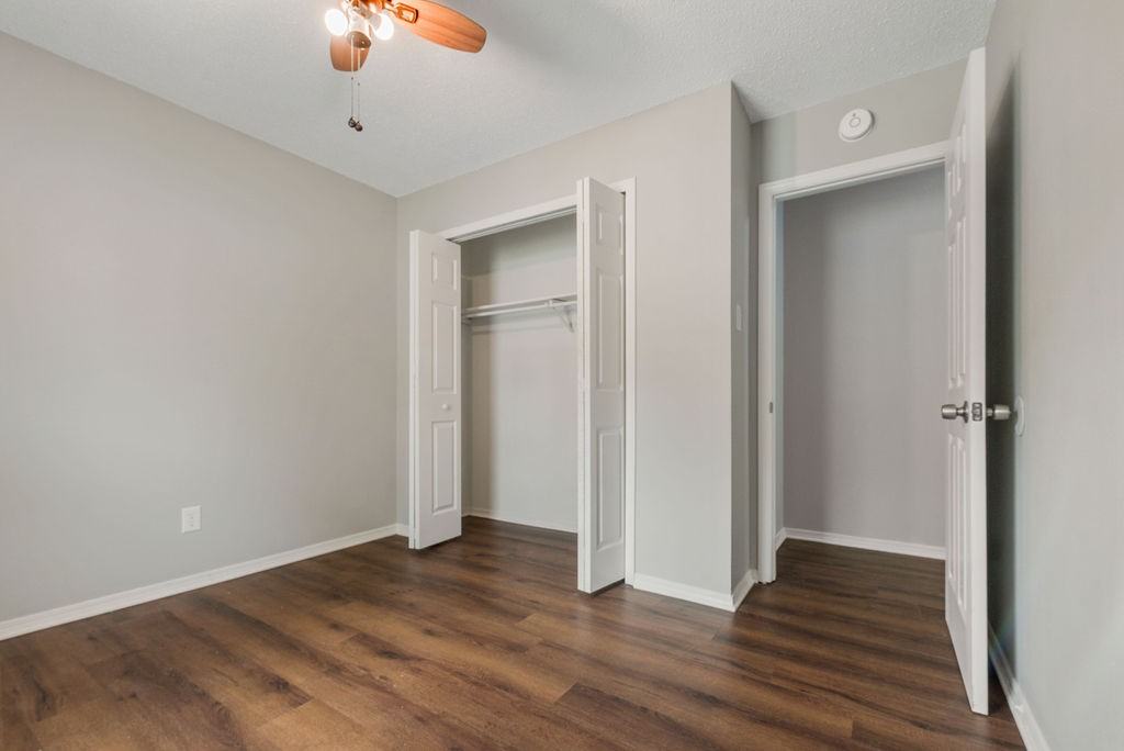 830 Trailwood Dr E - Photo 3 of 11