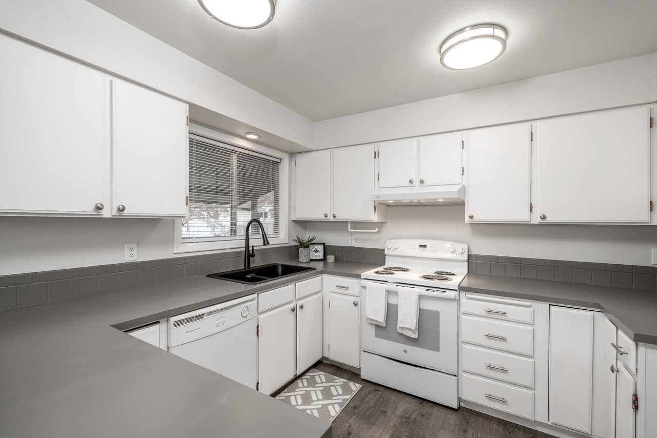 605 N Virginia Ct #603 - Photo 4 of 11