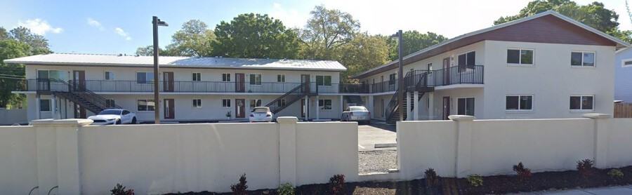 1600 8th St #106 - Photo 2 of 14