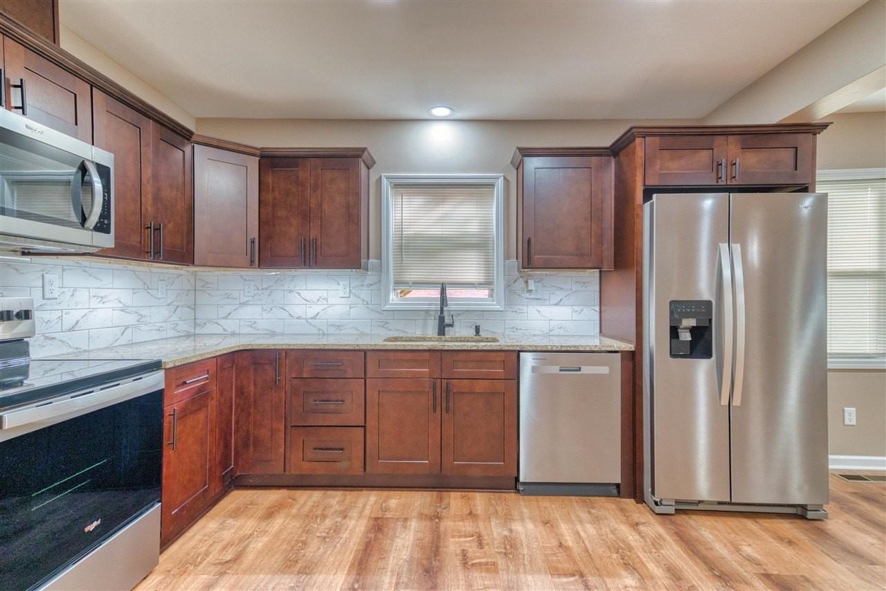 704 W 7th St Unit A - Photo 6 of 19