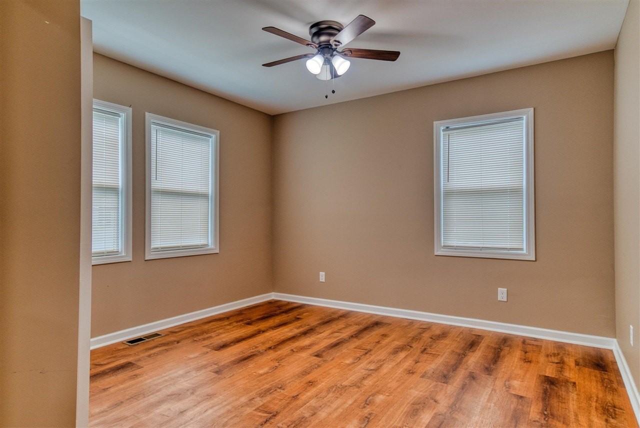 704 W 7th St Unit A - Photo 7 of 19