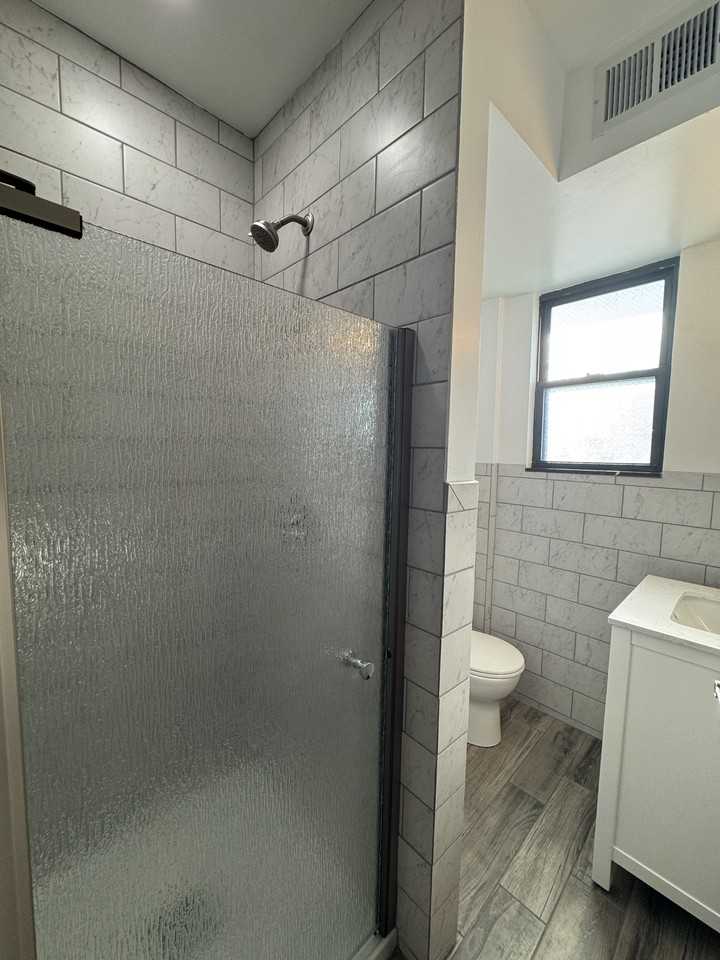 2905 Glenmore Ave #8 - Photo 6 of 10