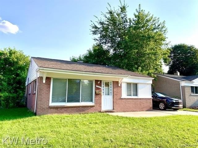 13231 Albany St - Photo 2 of 19