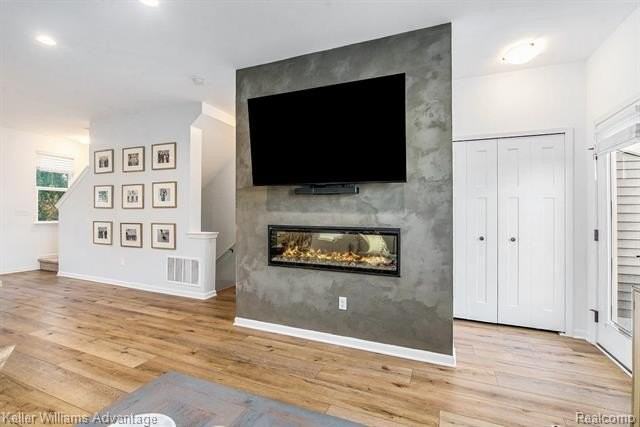 594 Anne Ave - Photo 6 of 16