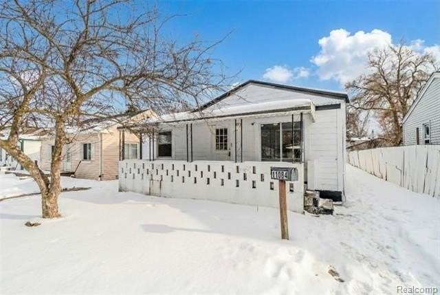 11084 Cadillac Ave - Photo 2 of 13