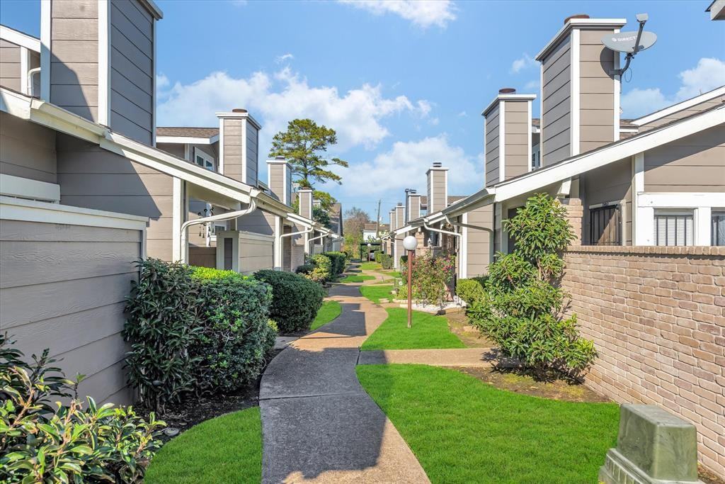 6374 Peacock Hills Dr - Photo 5 of 15