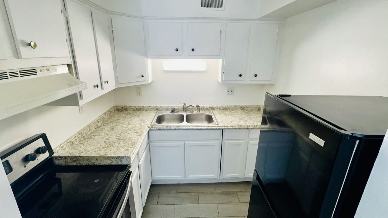 6516 Hackel Dr #6 - Photo 2 of 10