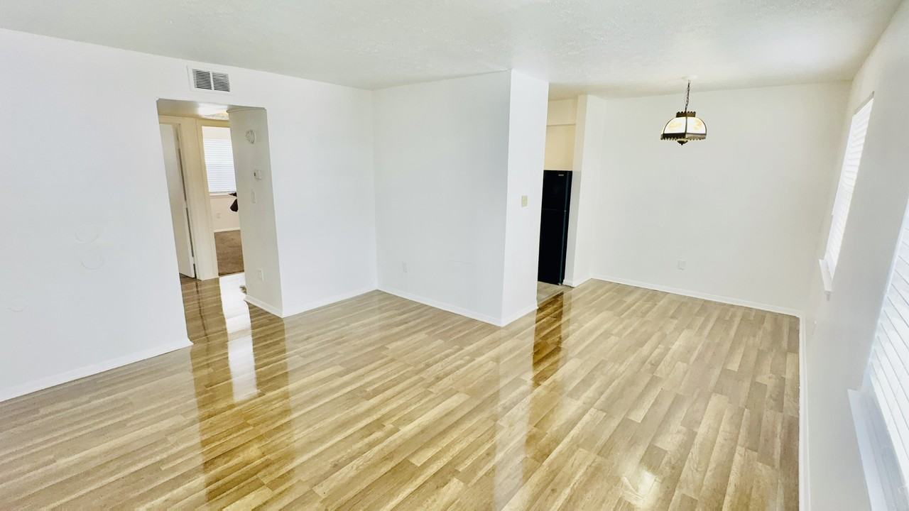 6516 Hackel Dr #6 - Photo 5 of 10