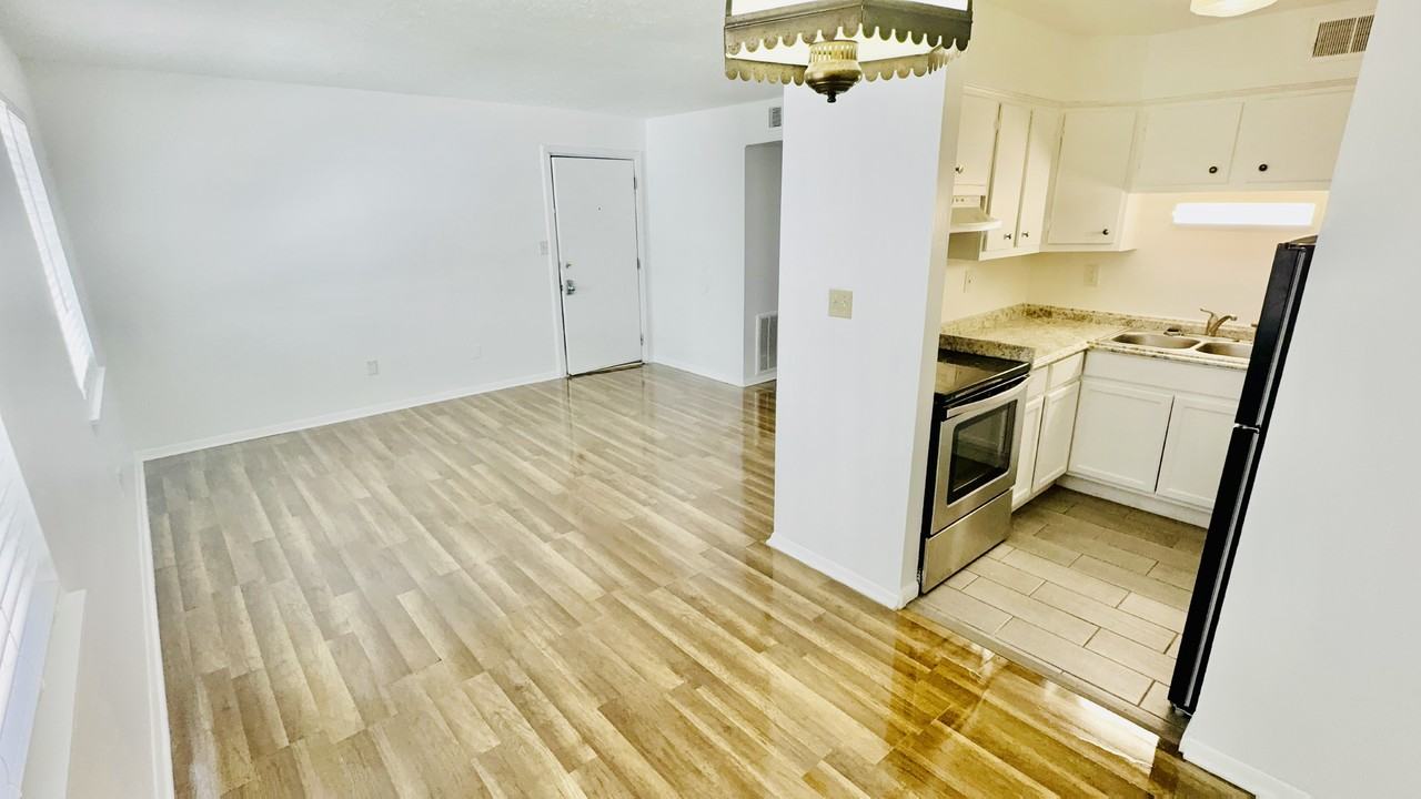 6516 Hackel Dr #6 - Photo 6 of 10