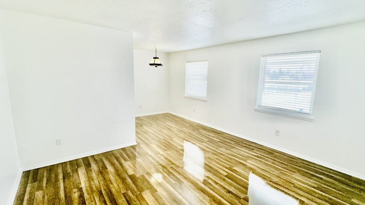 6516 Hackel Dr #6 - Photo 7 of 10