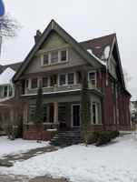 featured image of 2723 N Downer Ave