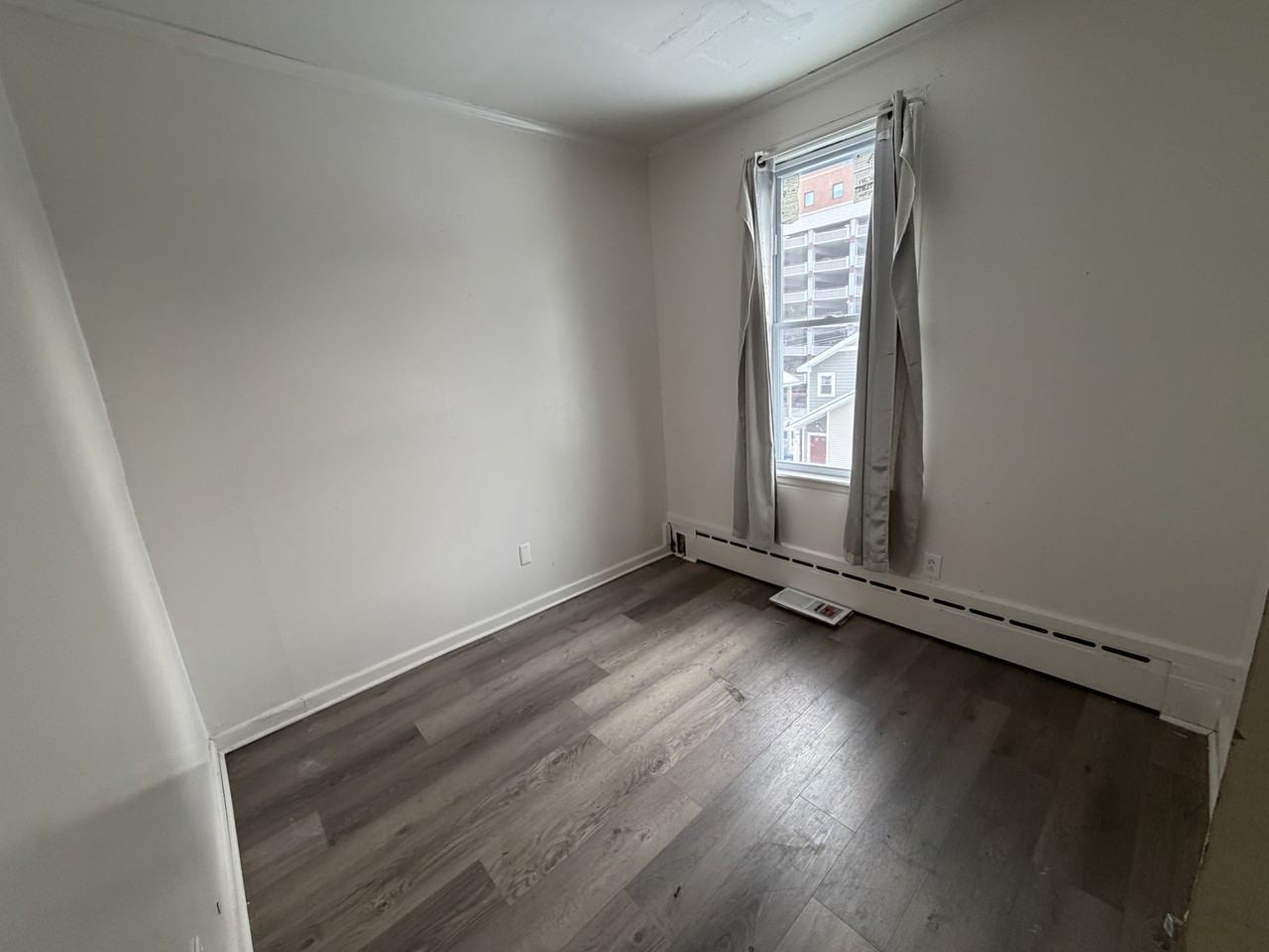 202 Union Pl #1 - Photo 3 of 10