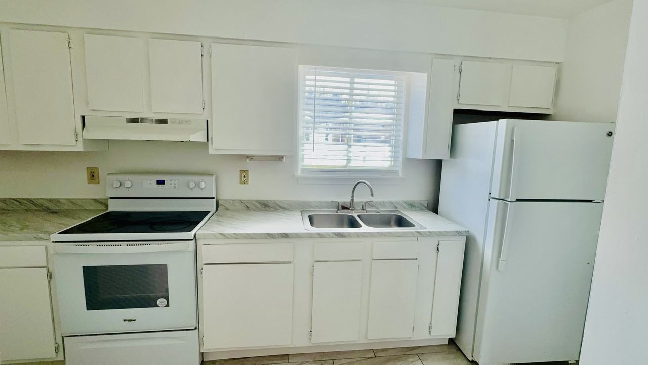 3116 Fordhaven Rd #3 - Photo 4 of 6