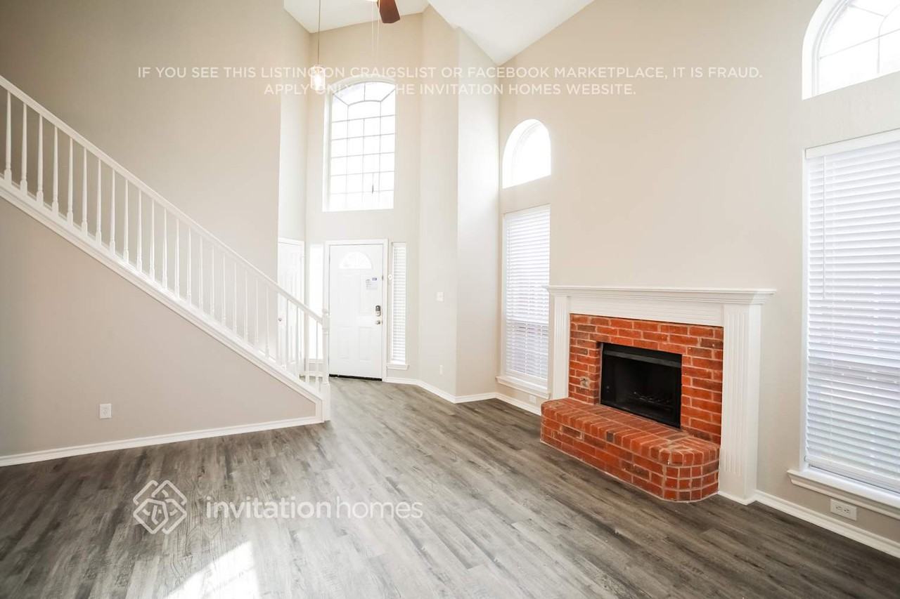 934 Plantation Dr - Photo 2 of 15