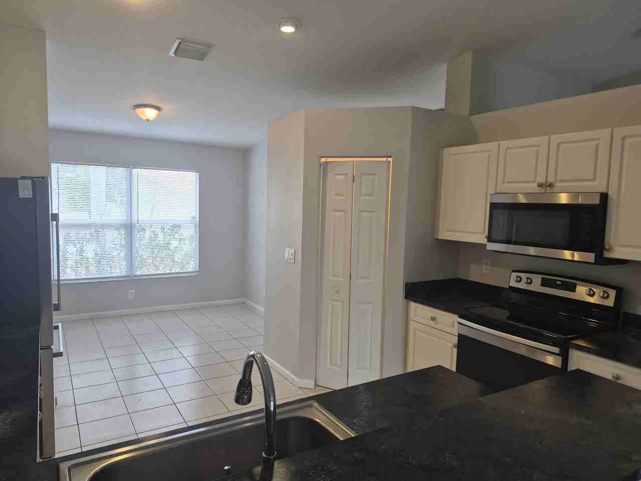 538 Sw Baoy Ave - Photo 7 of 16