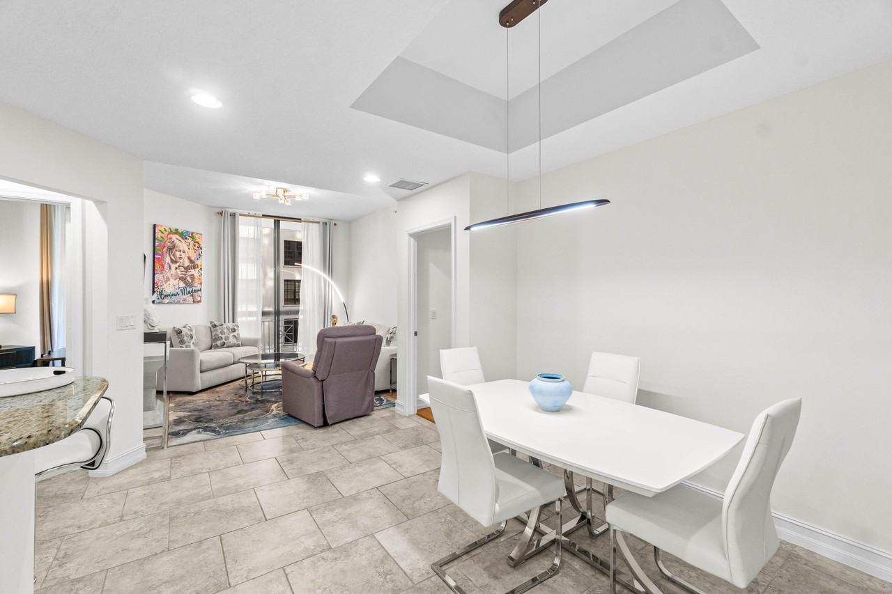 701 S Olive Ave #807 - Photo 2 of 49