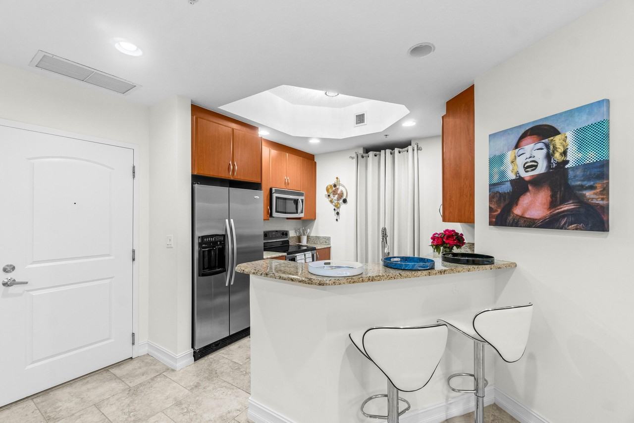 701 S Olive Ave #807 - Photo 7 of 49