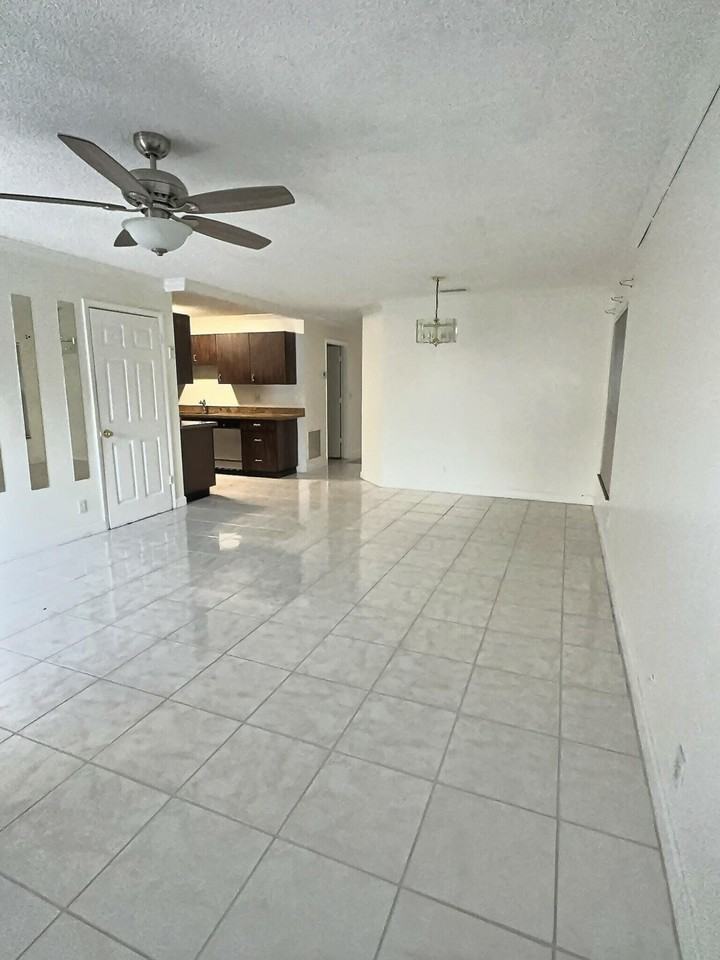 141 Plumage Ln - Photo 3 of 17