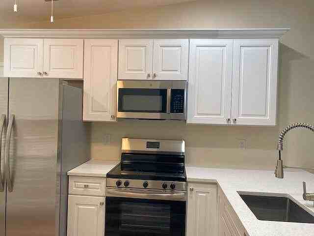 5085 Bottlebrush St - Photo 7 of 31