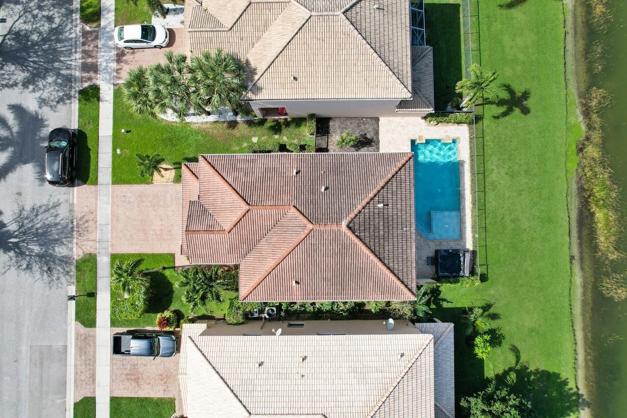 7865 Jewelwood Dr - Photo 4 of 50