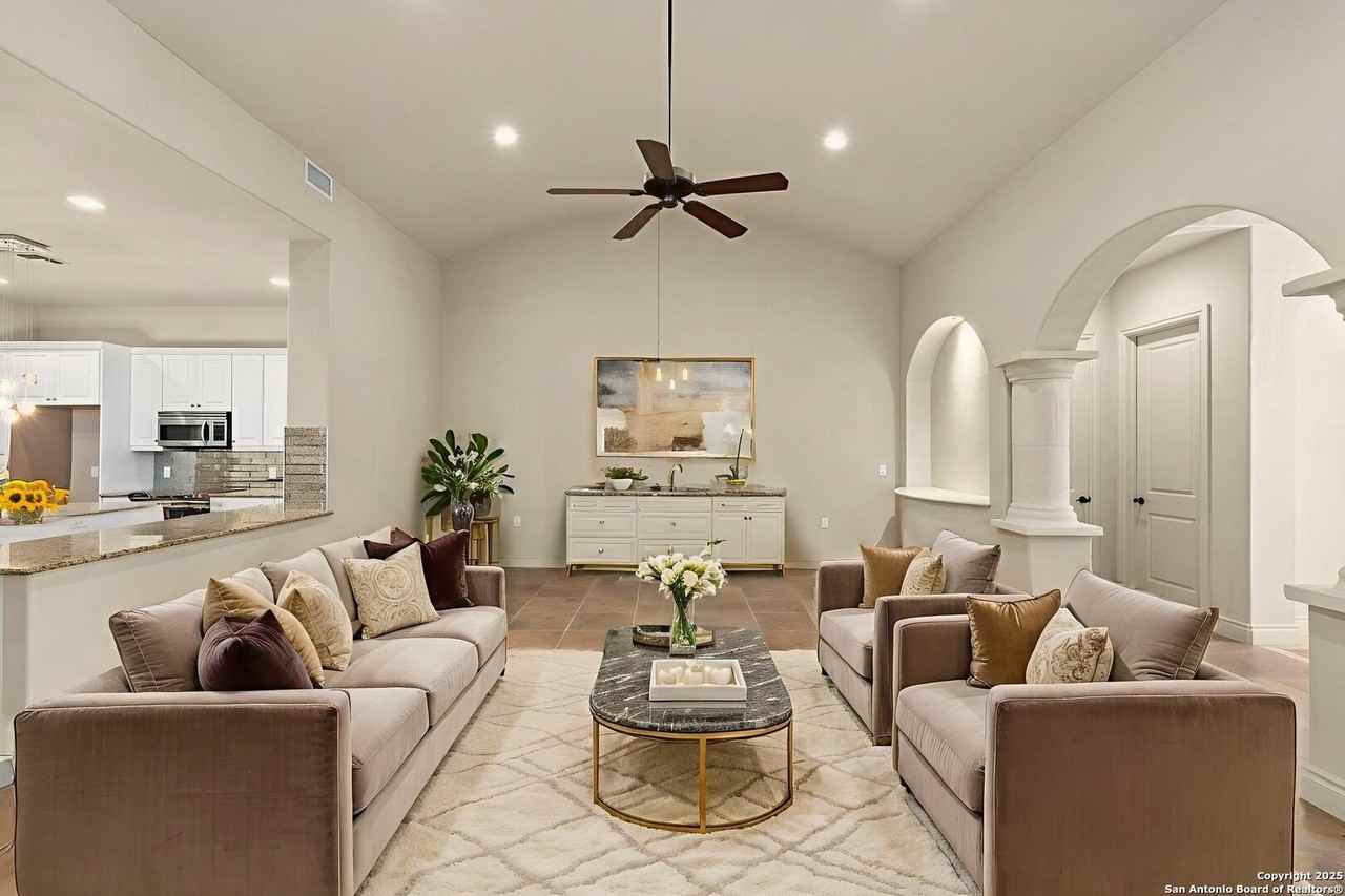 6710 Ghia Ln - Photo 4 of 50