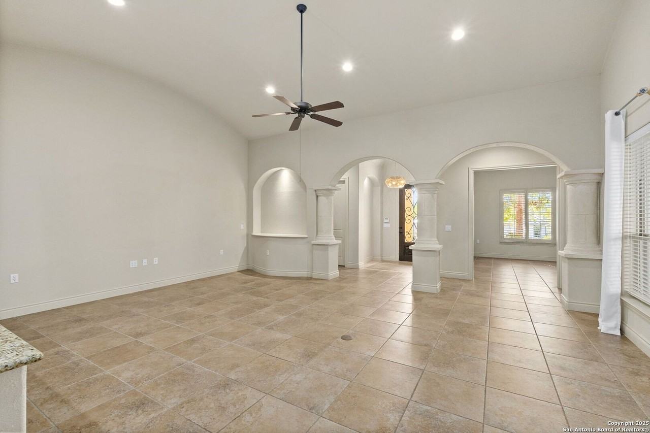 6710 Ghia Ln - Photo 6 of 50