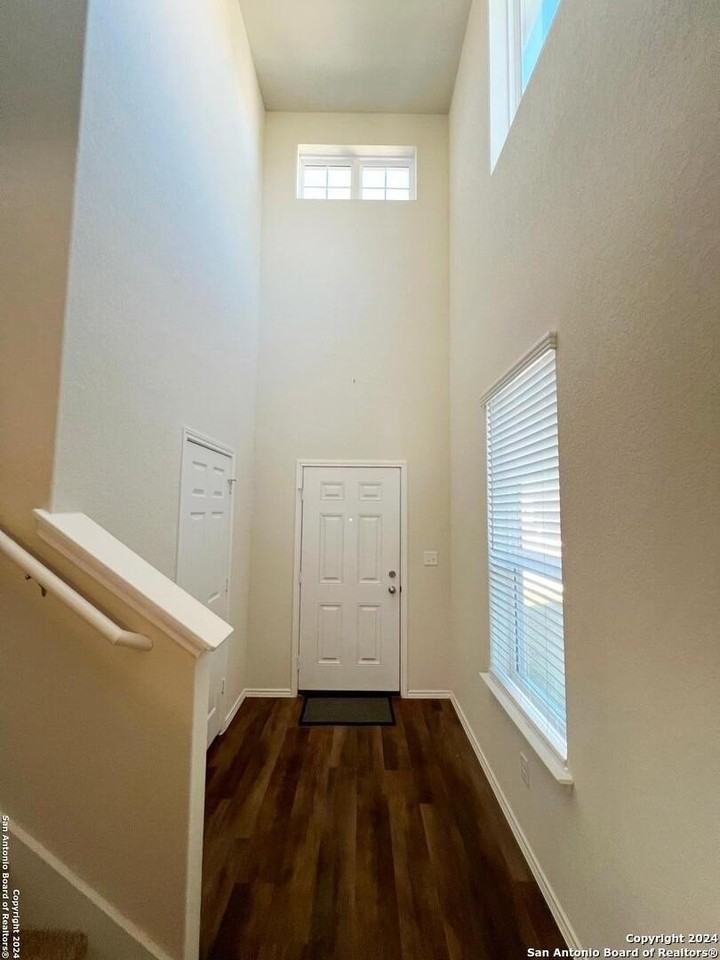 11346 Long Rider - Photo 2 of 34