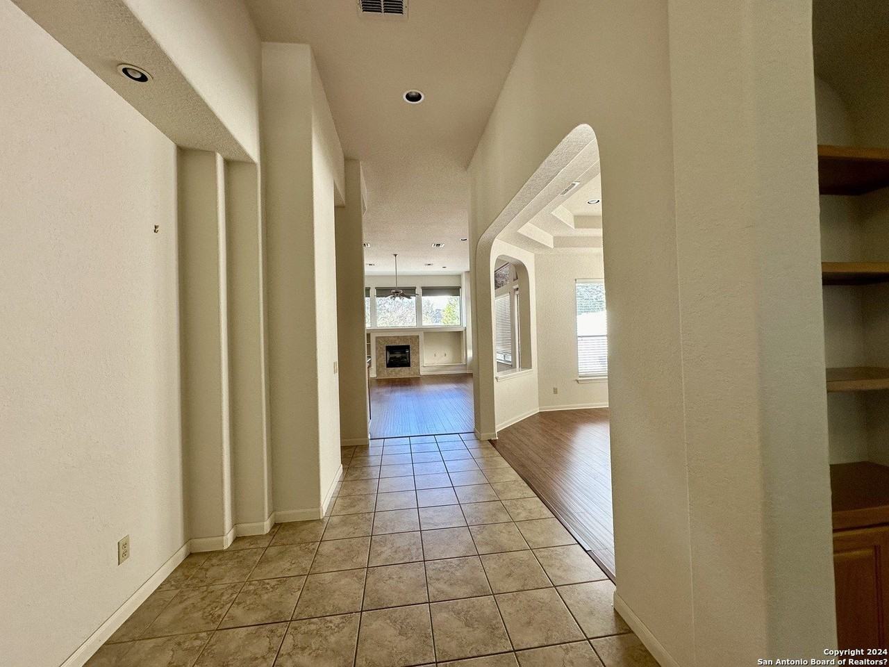 23107 Osprey Rdg - Photo 4 of 28