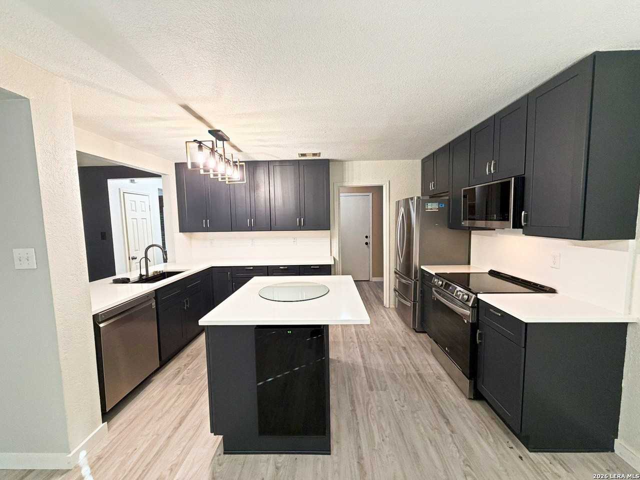 6410 Mineral Bay - Photo 7 of 21