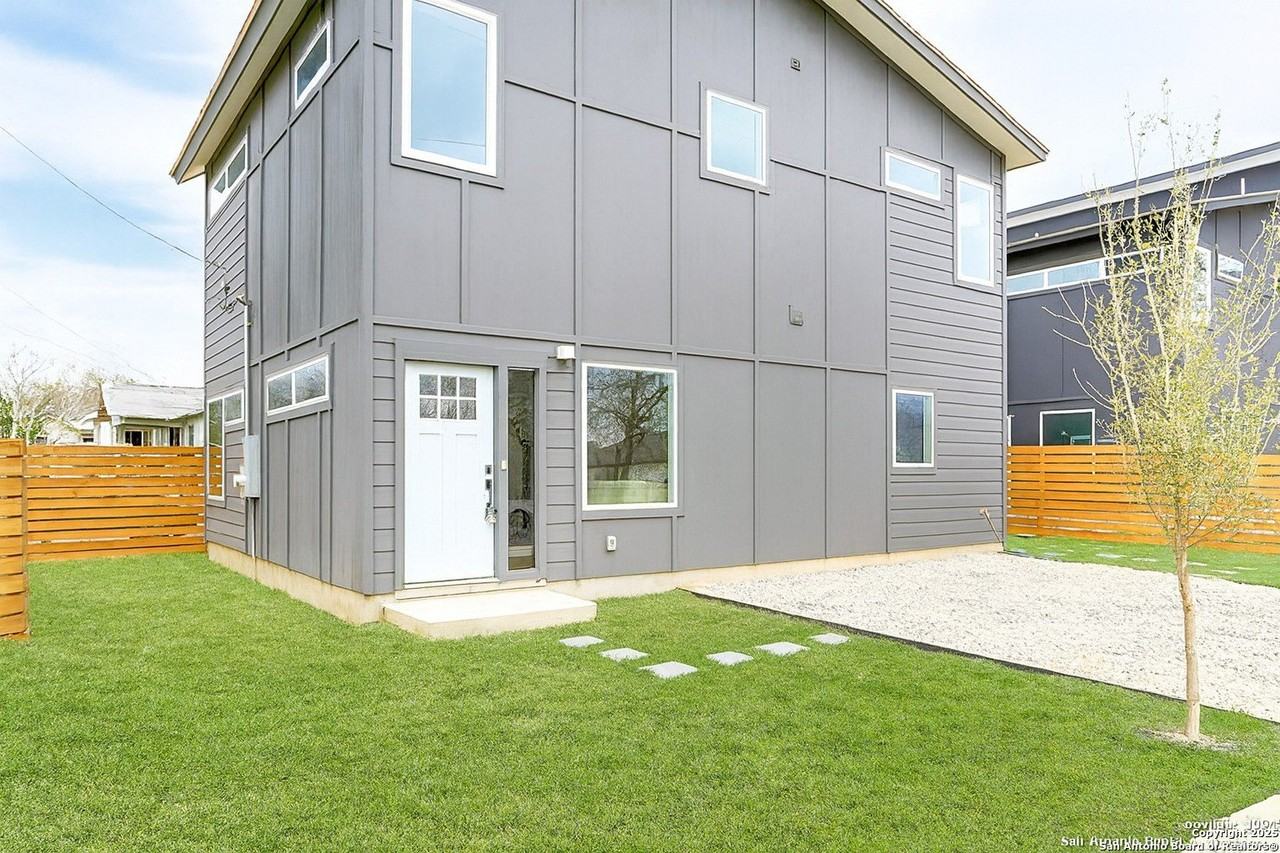 122 Applin Ave Unit A #A - Photo 2 of 21