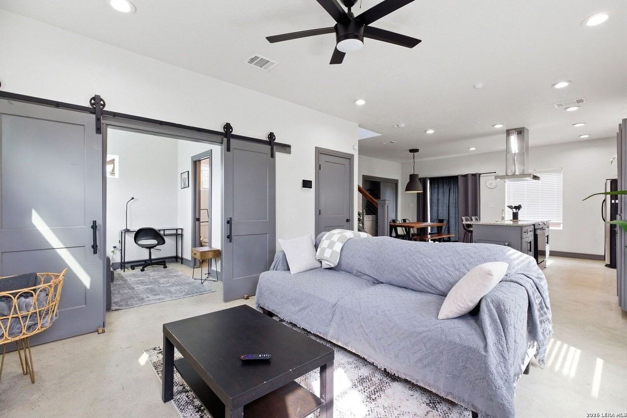 122 Applin Ave Unit A #A - Photo 3 of 21