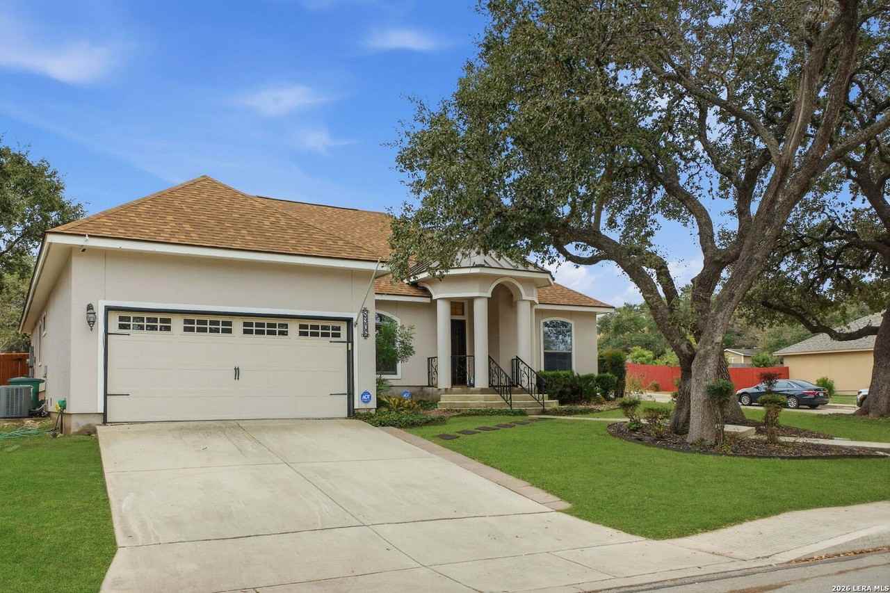 8906 Breanna Oaks - Photo 4 of 36