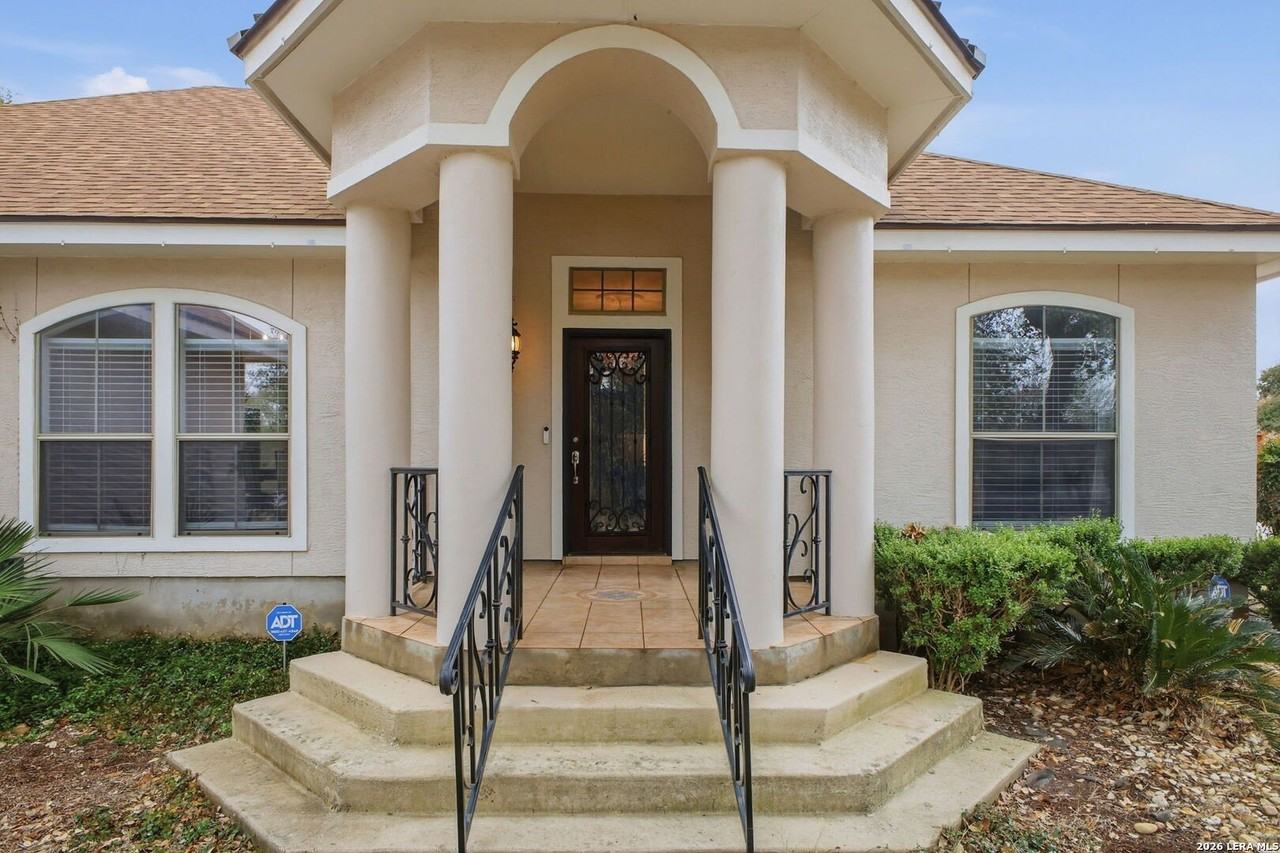 8906 Breanna Oaks - Photo 5 of 36