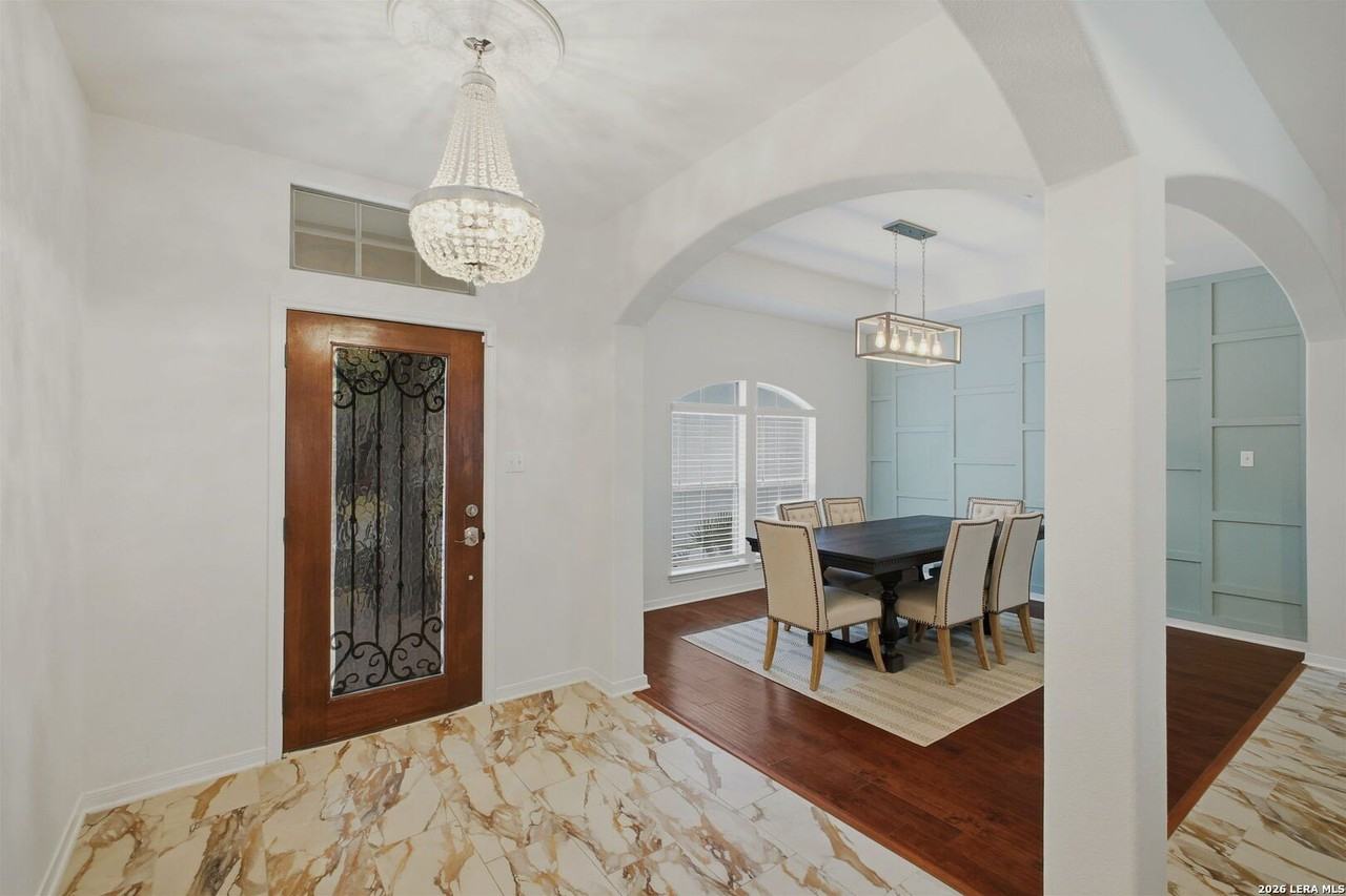 8906 Breanna Oaks - Photo 7 of 36