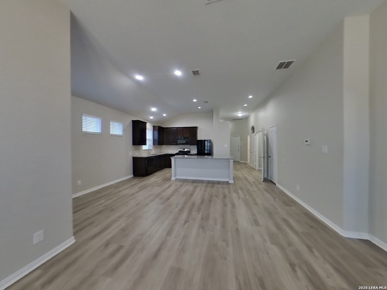 7950 Headwaters Trl - Photo 2 of 17