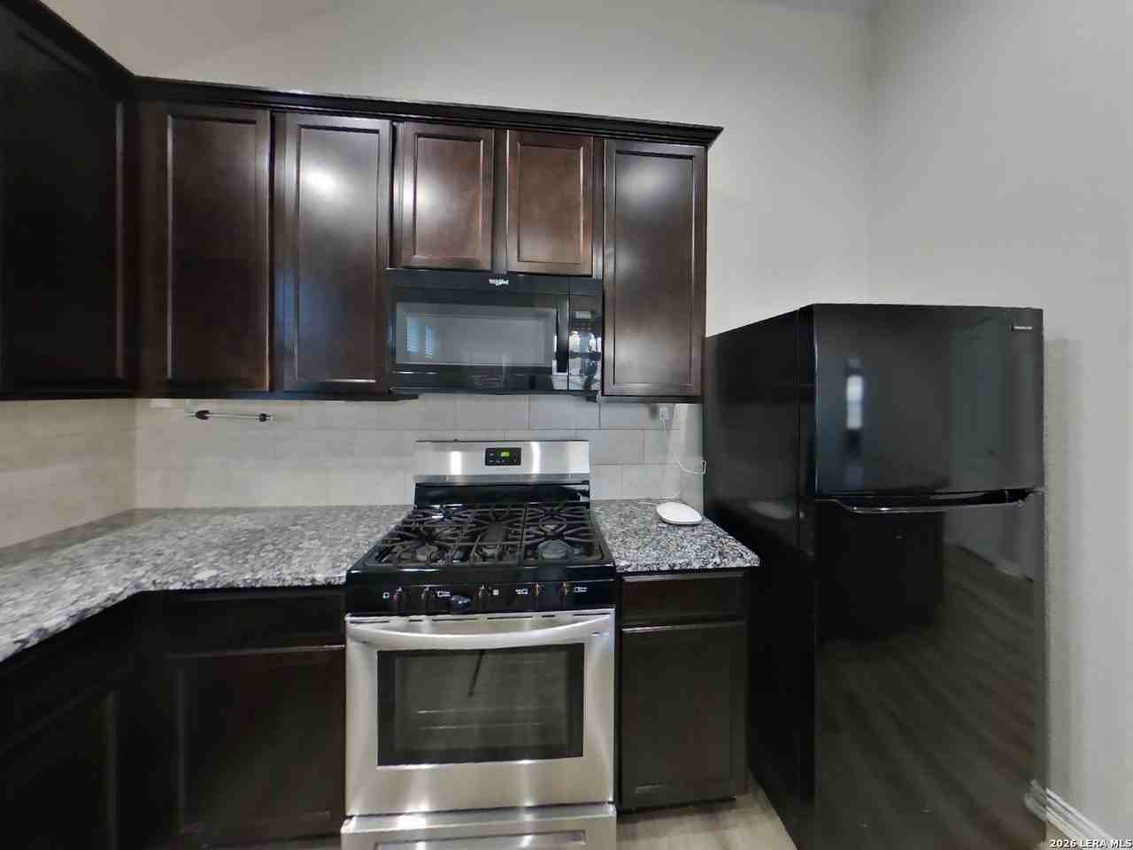 7950 Headwaters Trl - Photo 5 of 17