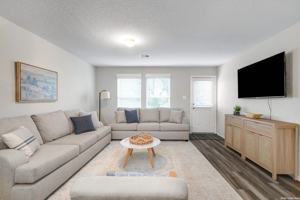 featured image of 31562 Acacia Vis