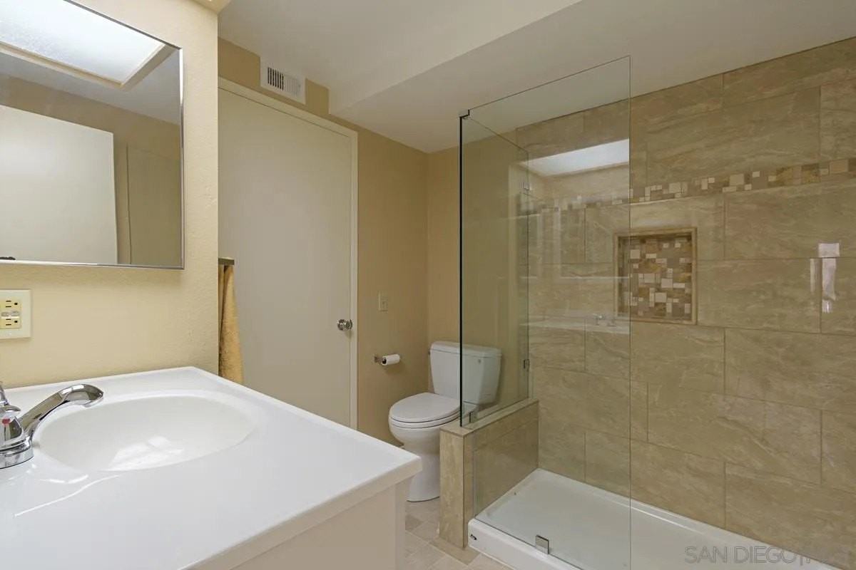 17710 Villamoura Dr - Photo 7 of 9