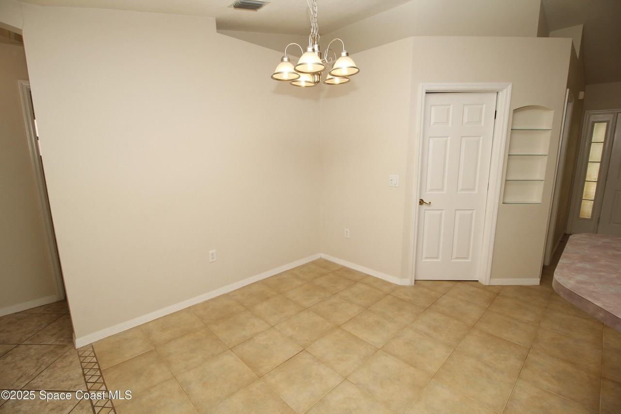 618 Sturbridge Ter Se - Photo 5 of 20