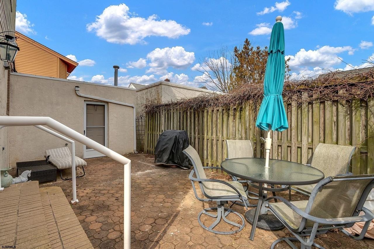 53 N Pelham Ave - Photo 6 of 30