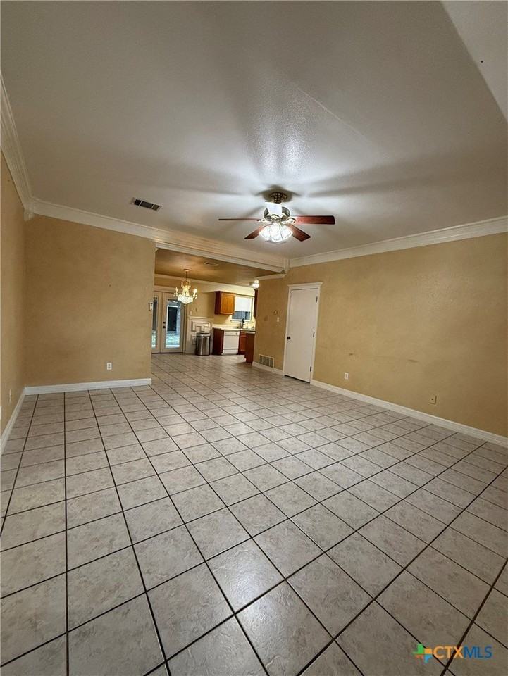 2421 Hancock Dr - Photo 3 of 20