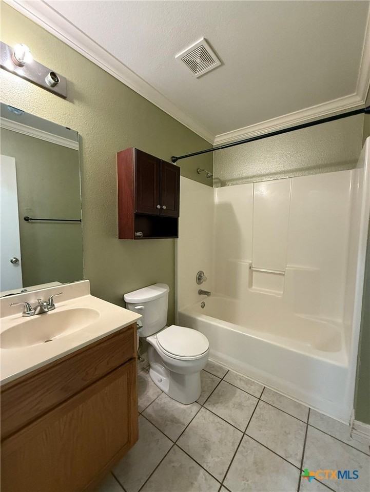 2421 Hancock Dr - Photo 7 of 20