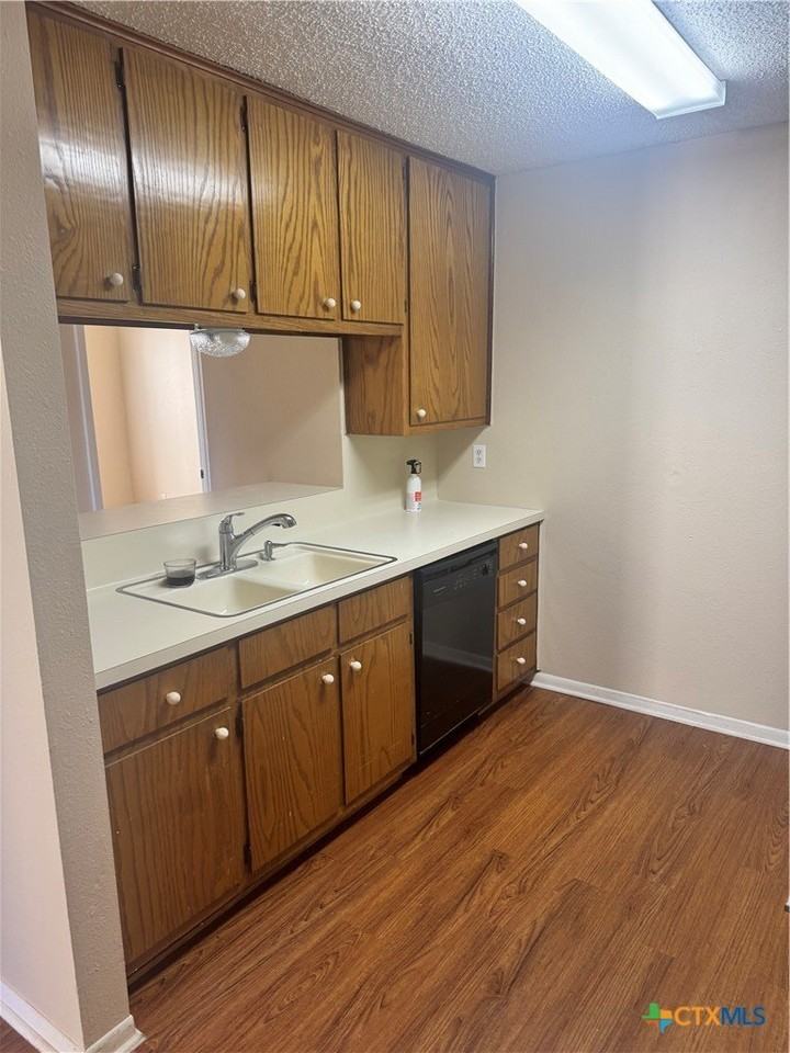 414 Mariner Dr - Photo 5 of 12