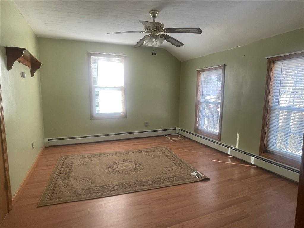 83 Titus St - Photo 7 of 10