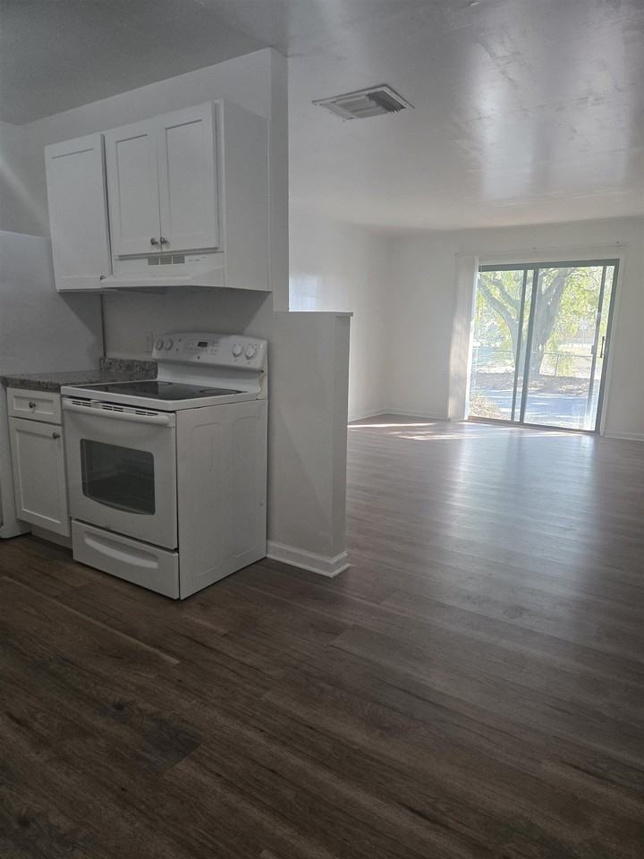 329 Mabry E Mabry Street unit: E #E - Photo 3 of 14